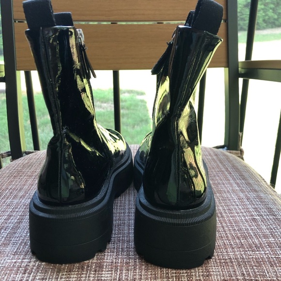 Zara Black Faux Patent Leather Zip Closure Boots 1.75” Heel Size 1.5 US - 33 UK - Picture 2 of 8
